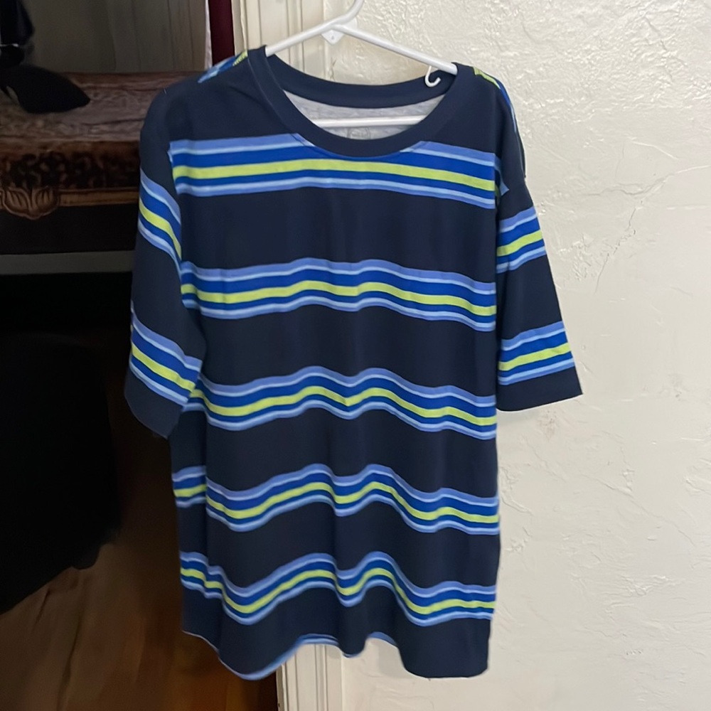 Boys T-shirt navy blue with light blue and green